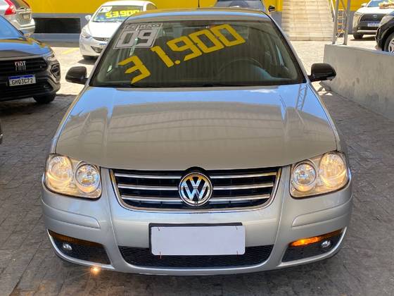 VOLKSWAGEN BORA 2.0 MI 8V GASOLINA 4P TIPTRONIC